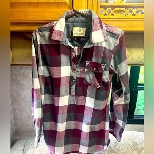 Legendary Whitetails women’s flannel tunic